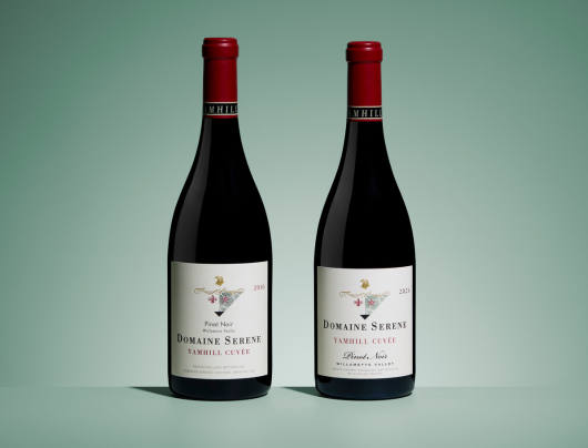 Bourgogne 75 cl. Deux bouteilles au corps évasé et épaules douces pour vin. Bague Plate, teinte Antique.